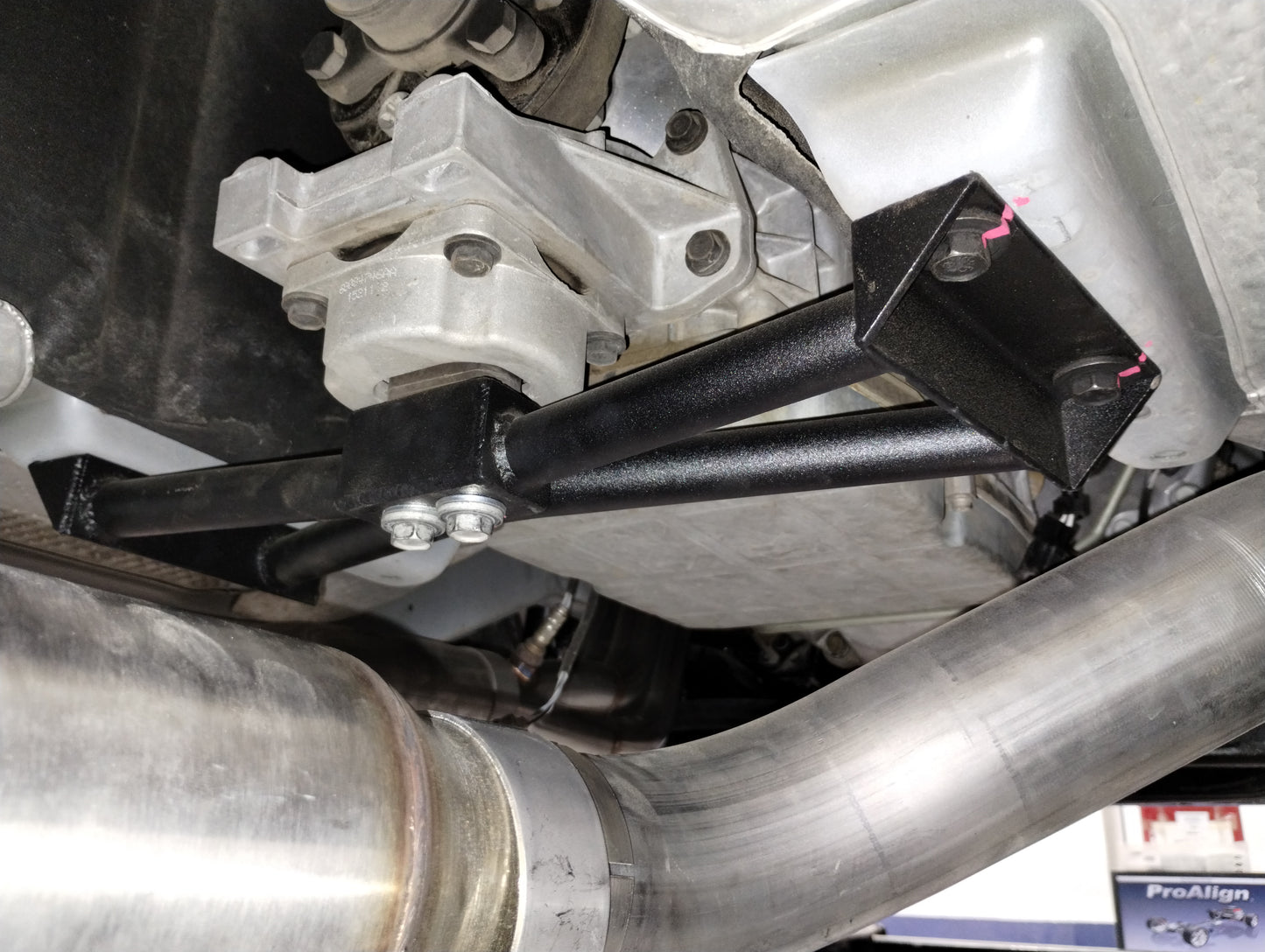 Speedlogix Transmission Cross-Member 2005-2014 Challenger/Charger V8 Auto - Speedlogix