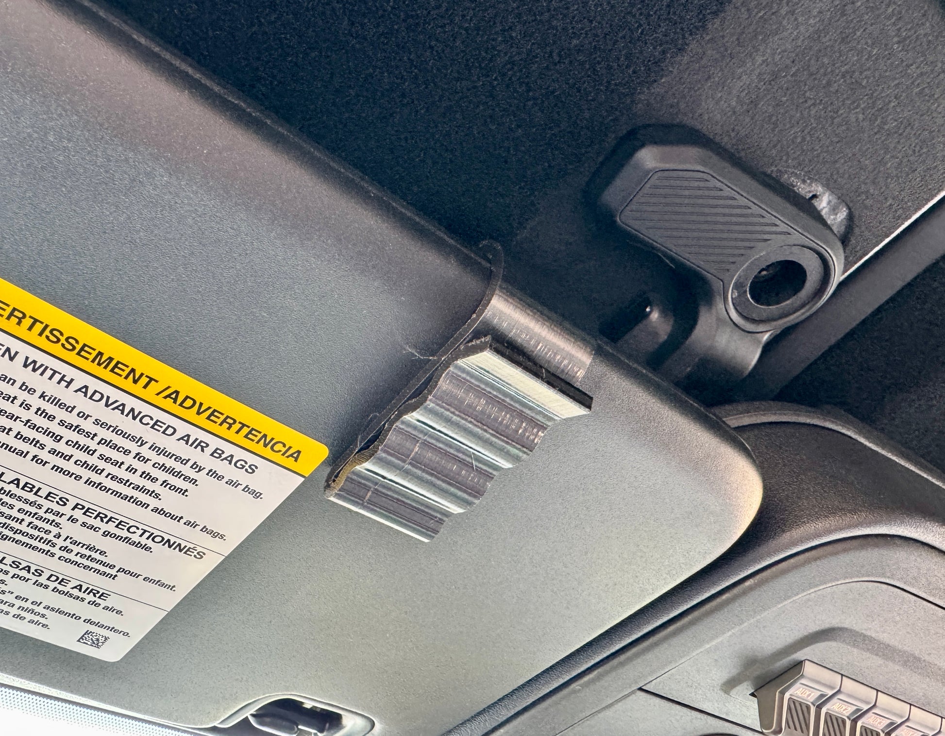 Visor Clip Sunglasses Holder, Universal Fit - Speedlogix