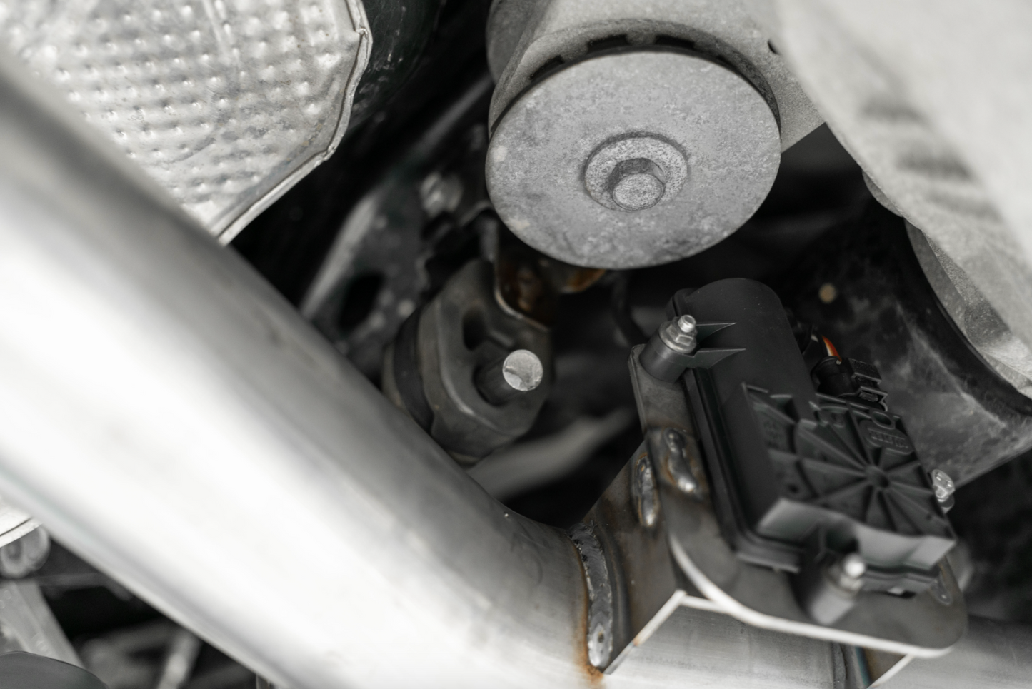 MBRP 3" Armor Pro Race Cat-Back Exhaust, Carbon Tips 2015-2023 Challenger 5.7L/6.2L/392/6.4L - Speedlogix