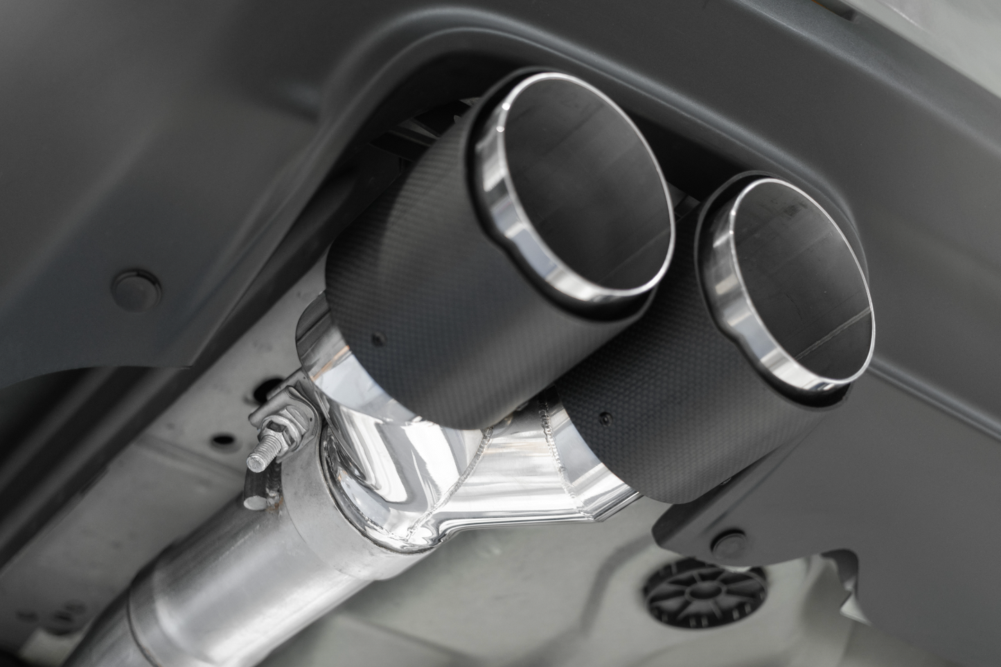 MBRP 3" Armor Pro Race Cat-Back Exhaust, Carbon Tips 2015-2023 Challenger 5.7L/6.2L/392/6.4L - Speedlogix