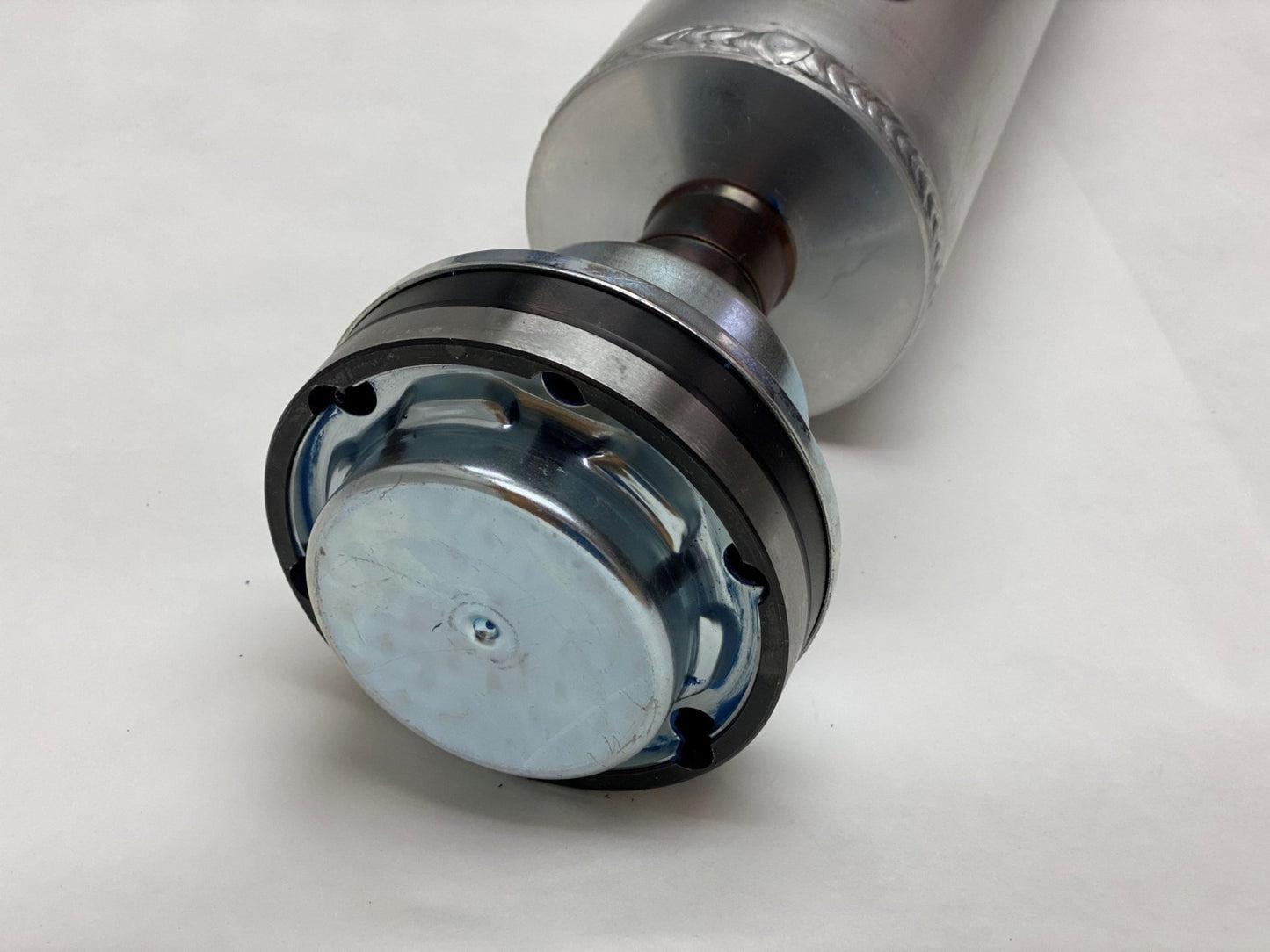 DSS 4" 1 - Piece Aluminum Driveshaft 2006 - 2008 Charger 6.1L w/ Getrag Differential (4 - Bolt Trans) - Speedlogix