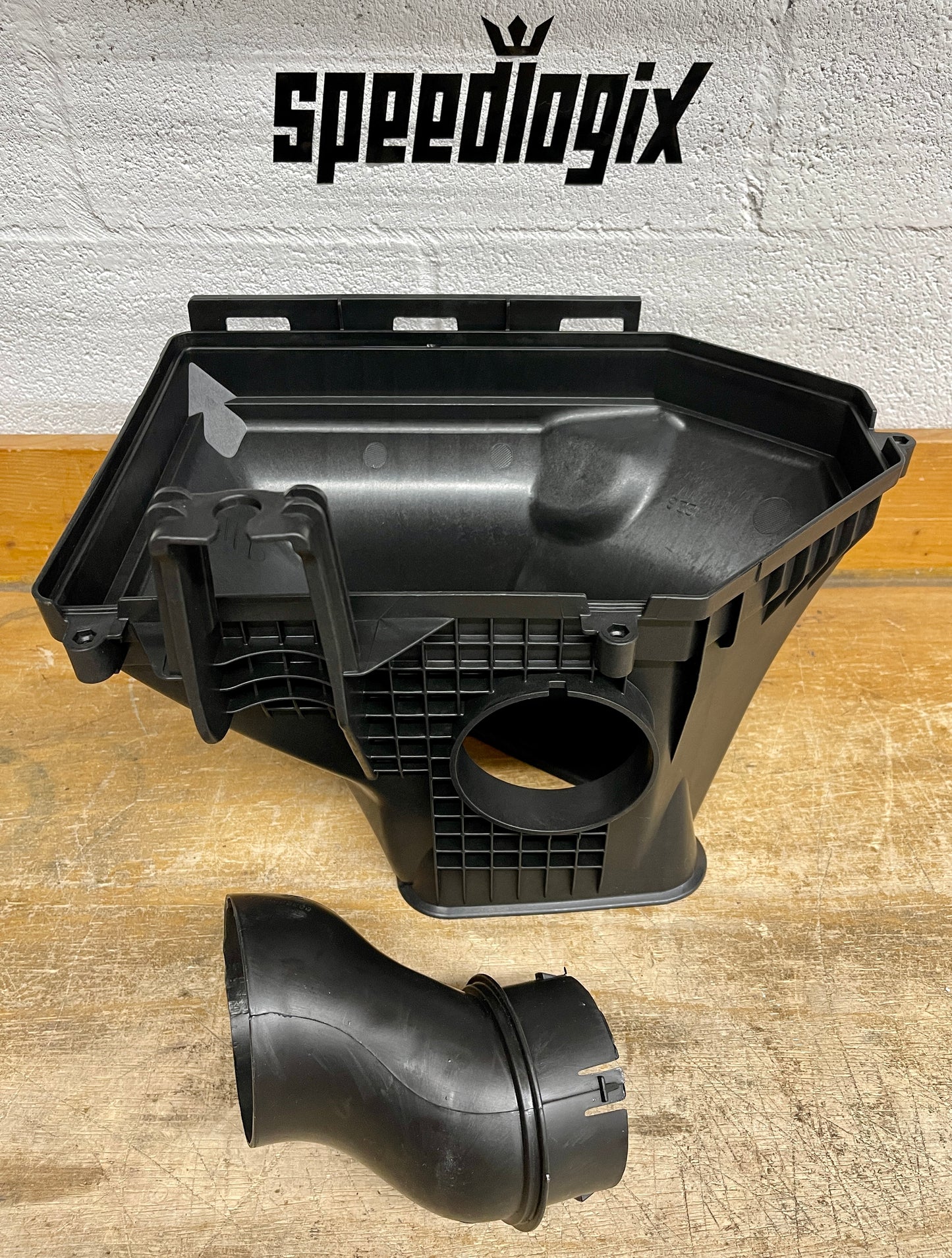 Hellcat Airbox Kit w/ Inlet Tube, Filter 2015-2023 Challenger