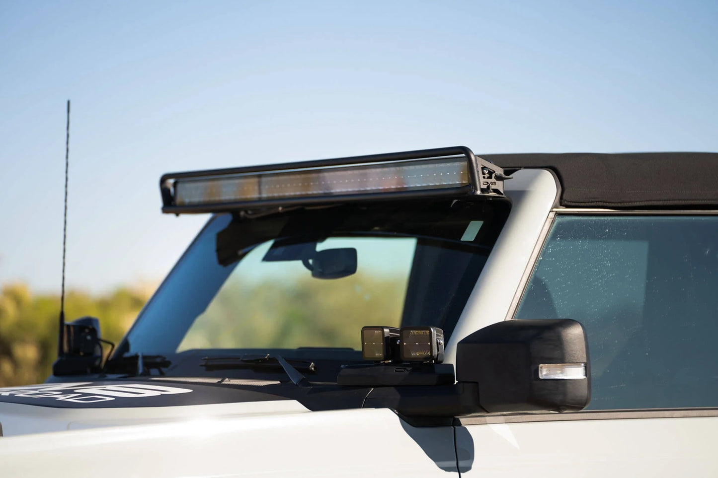 DV8 50/52" LED Light Bar Mount 2021-2023 Bronco - Speedlogix