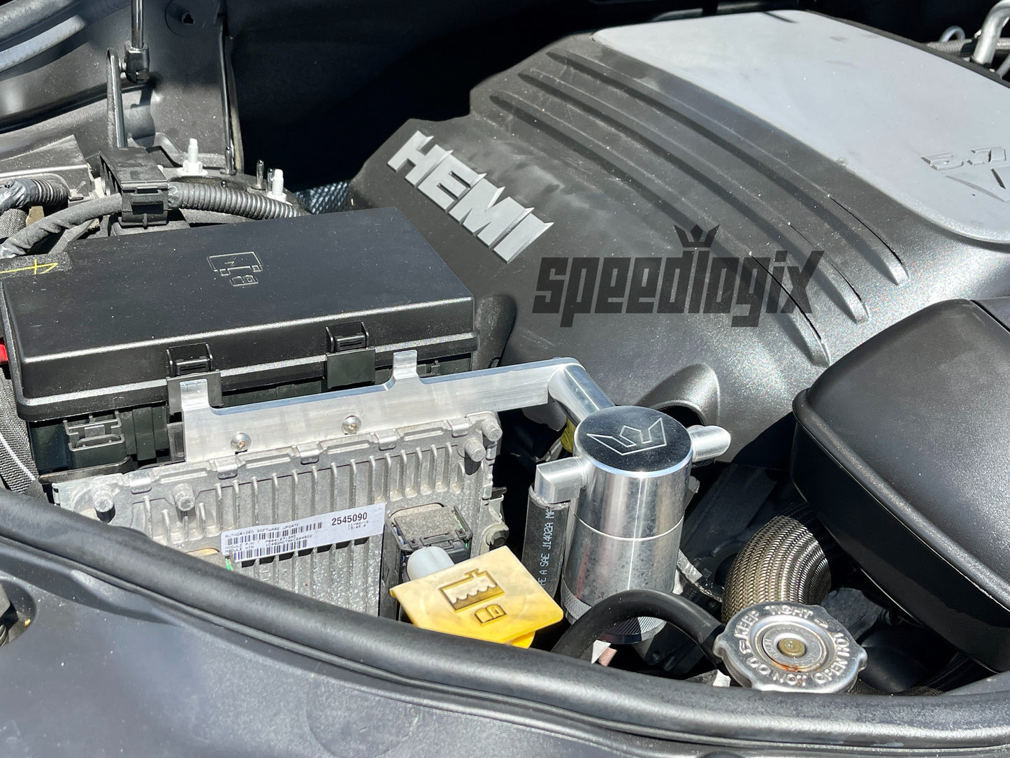 Speedlogix Oil Catch Can 2011-2023 Durango/Grand Cherokee 5.7L - Speedlogix