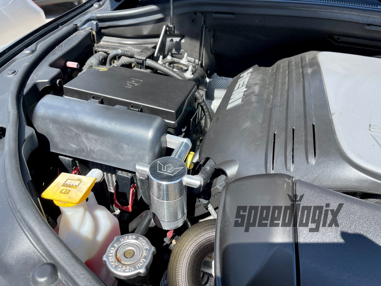 Speedlogix Oil Catch Can 2011-2023 Durango/Grand Cherokee 5.7L - Speedlogix