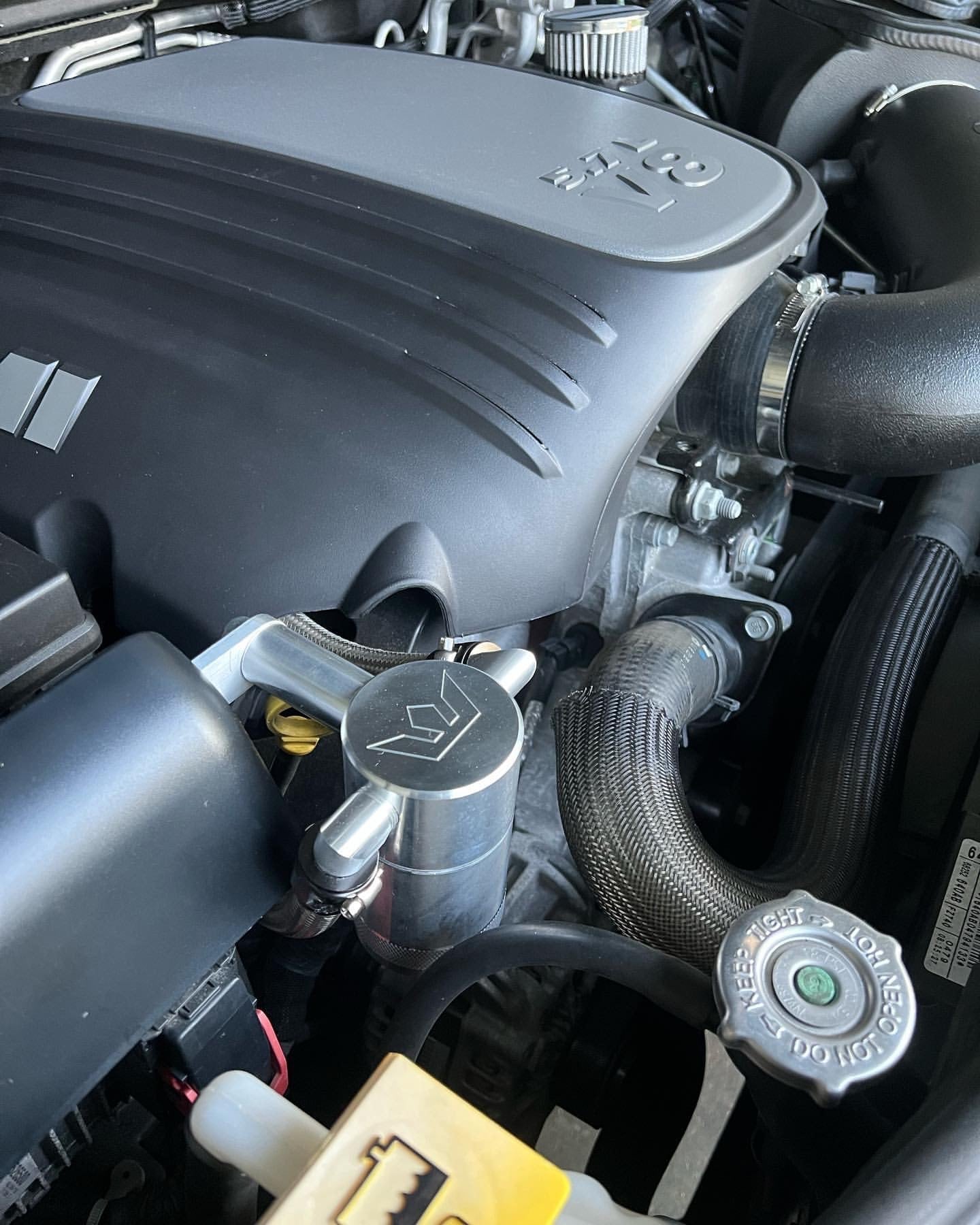 Speedlogix Oil Catch Can 2011 - 2023 Durango/Grand Cherokee 5.7L - Speedlogix