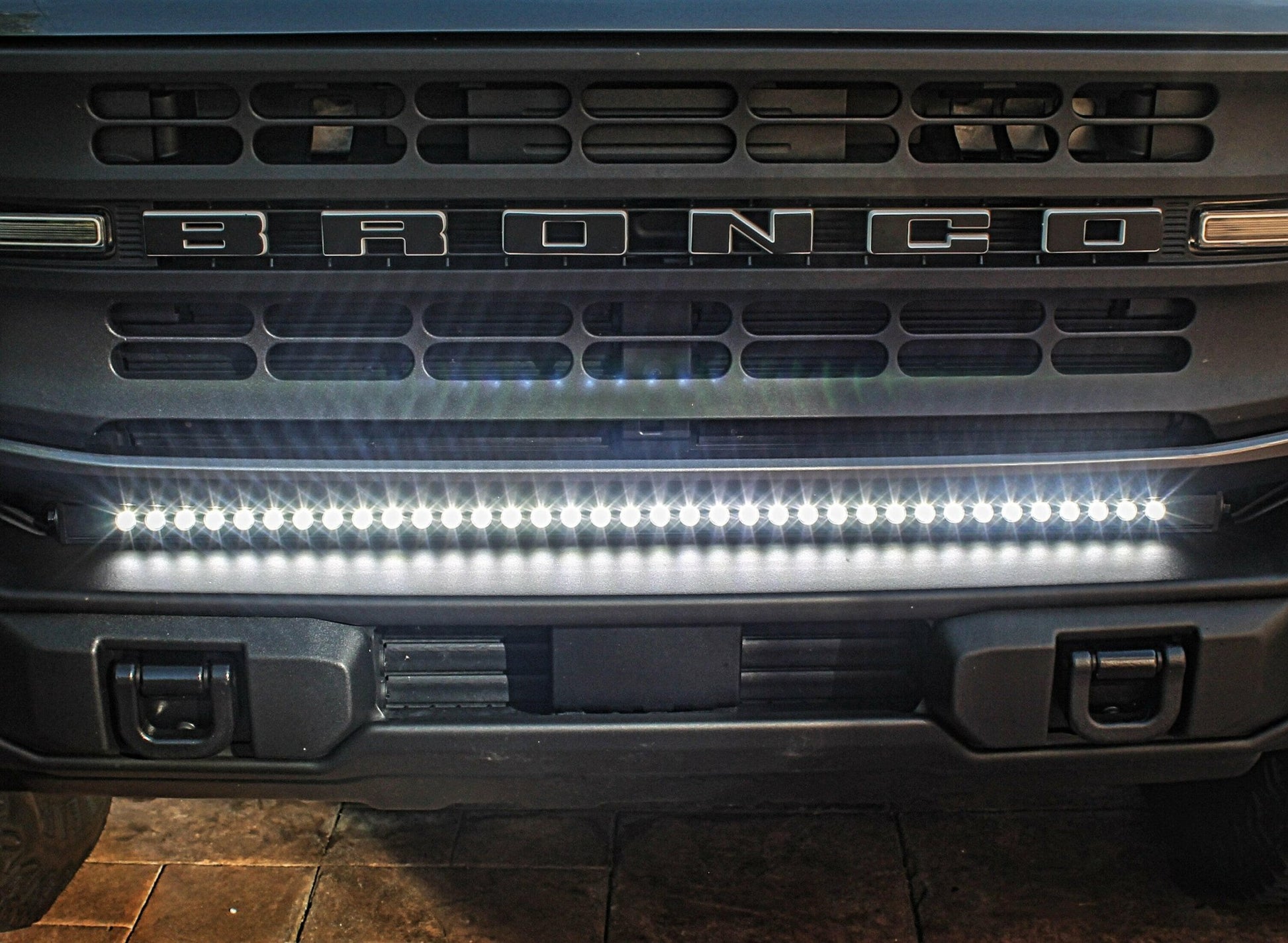 2021+ Ford Bronco Capable Bumper 40in Light Bar - Slim - Speedlogix