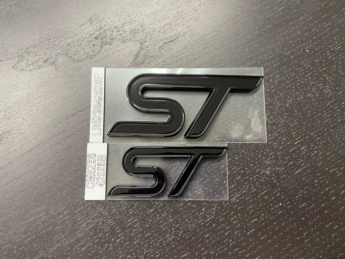 Explorer "ST" emblem set gloss Black 2020-2024
