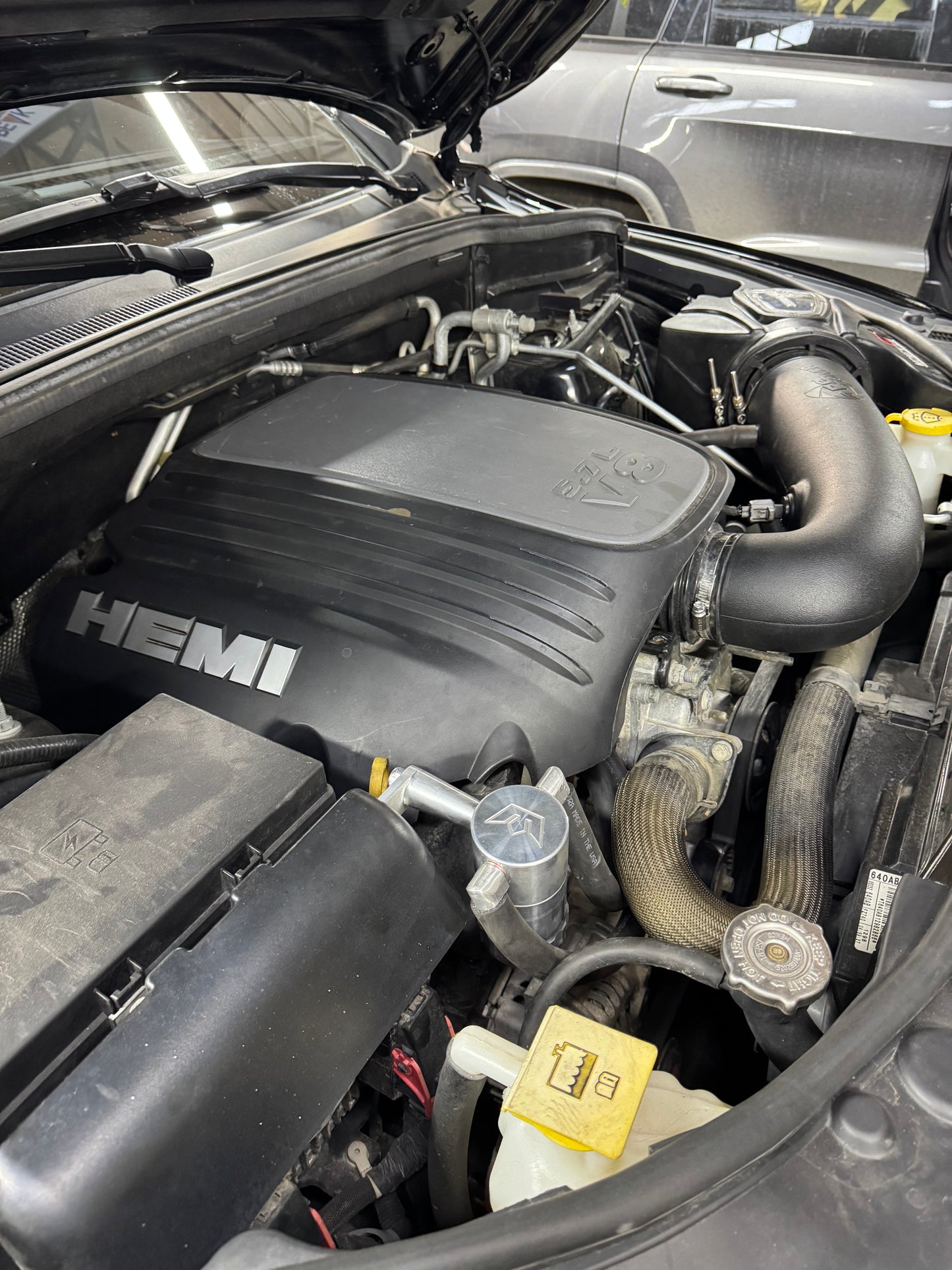 Speedlogix Oil Catch Can 2011-2023 Durango/Grand Cherokee 5.7L - Speedlogix