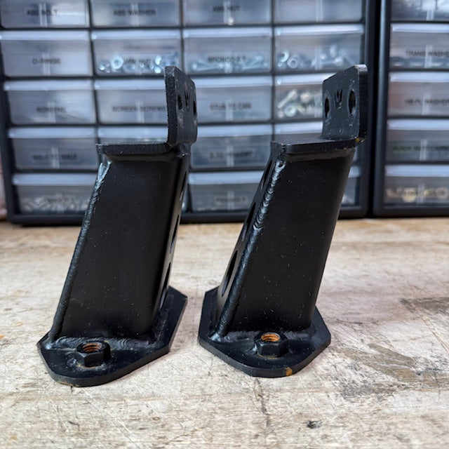 Blemished/Discounted Speedlogix Solid Motor Mounts 2005-2010 Challenger/Charger