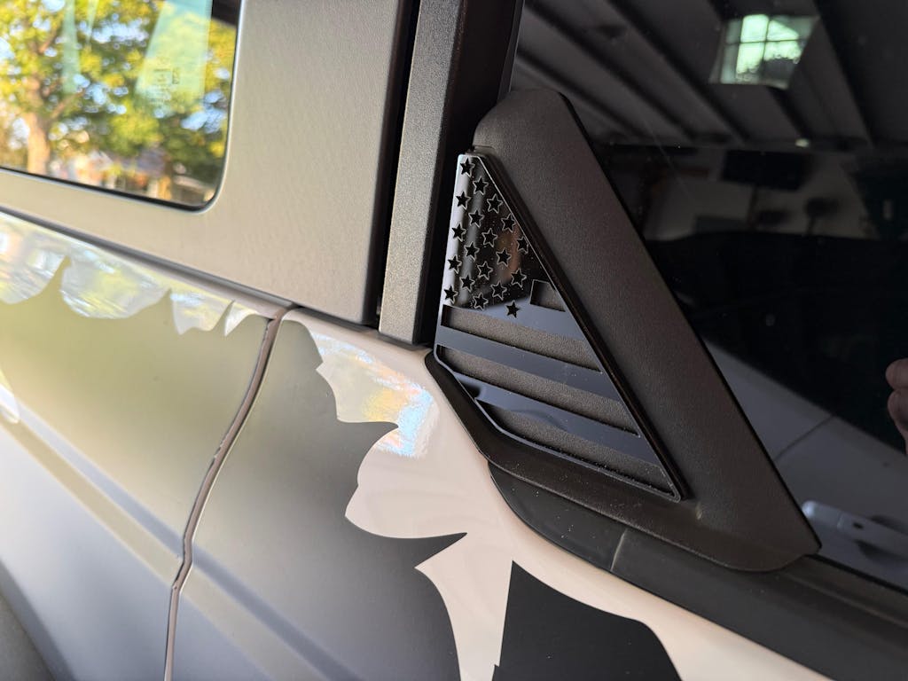 Acrylic Rear Triangle Flags - 2021+ Bronco - Speedlogix