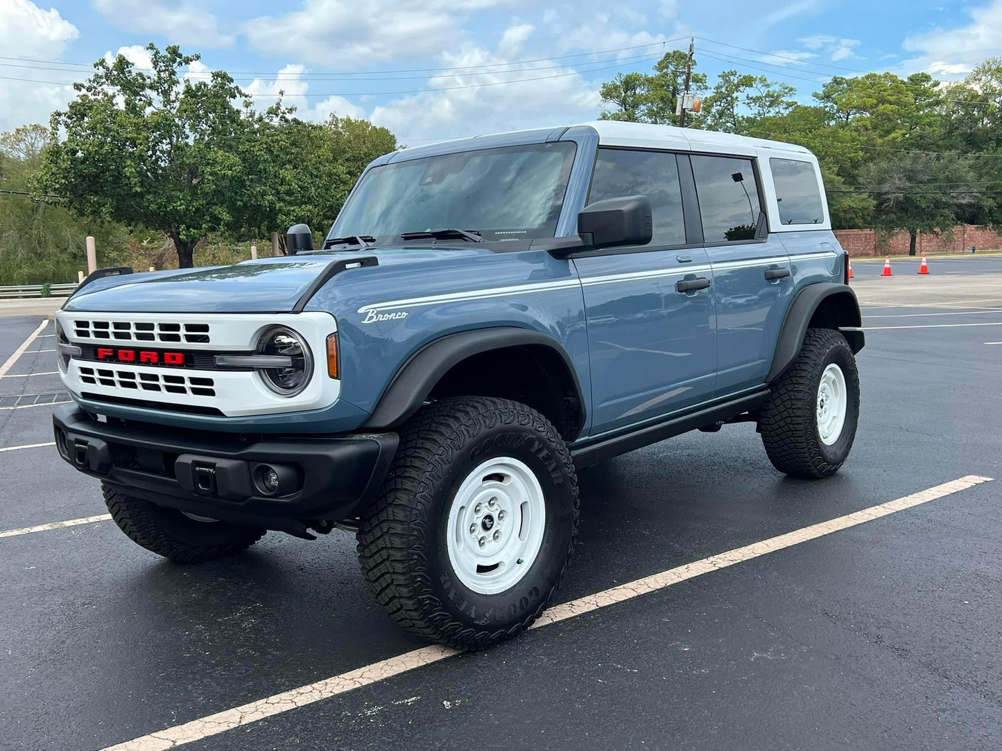 AMP PowerStep Running Boards 2021 - 2023 Bronco - Speedlogix