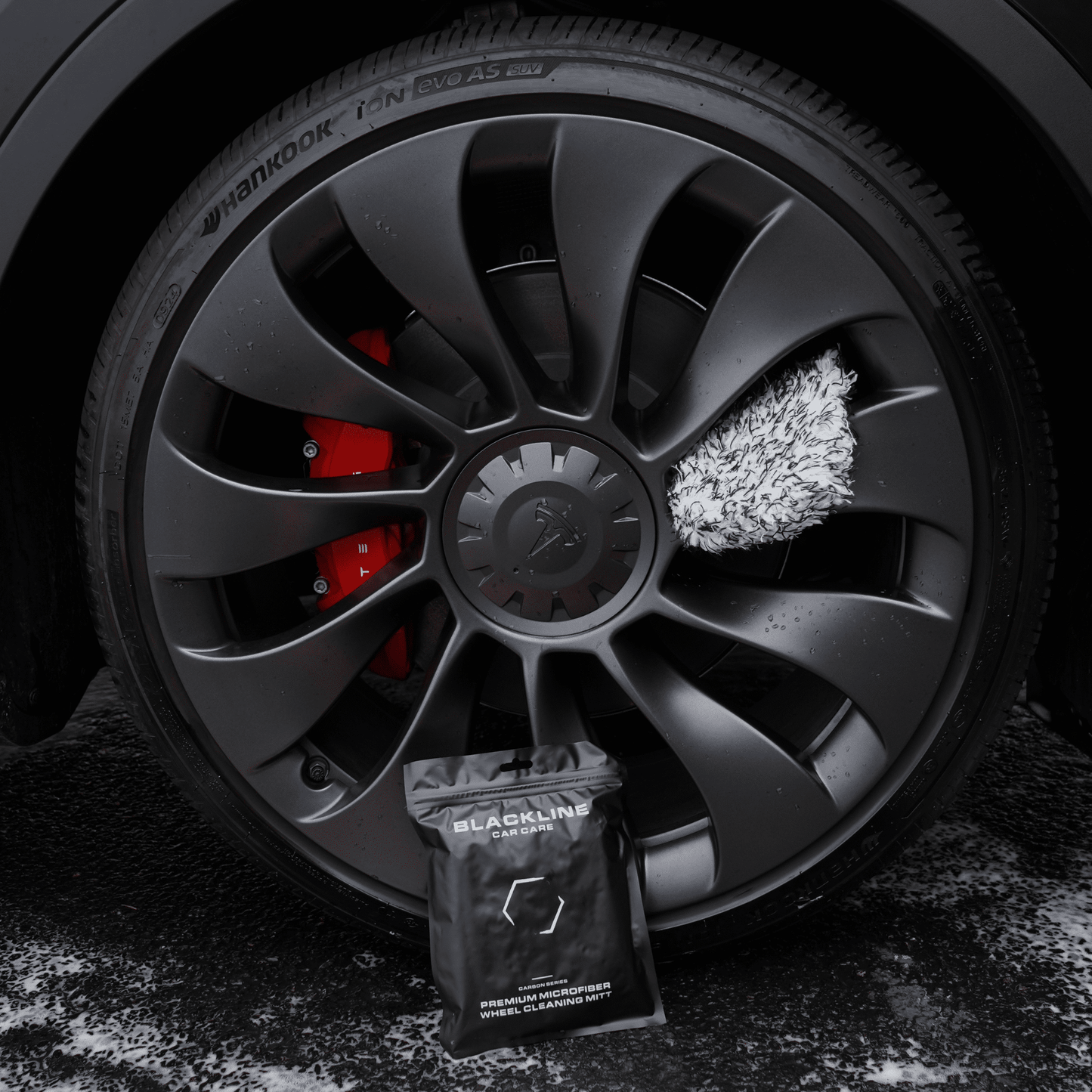 BLACKLINE® MICROFIBER WHEEL MITT - Speedlogix