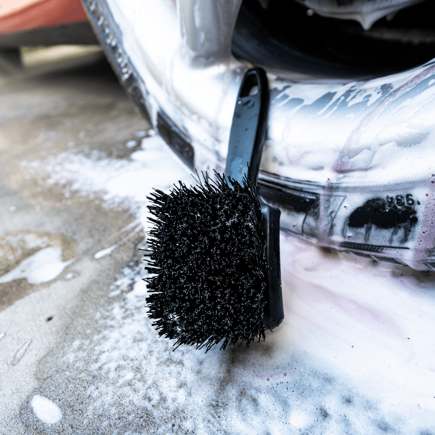 BLACKLINE® STIFF BRISTLE TIRE BRUSH - Speedlogix
