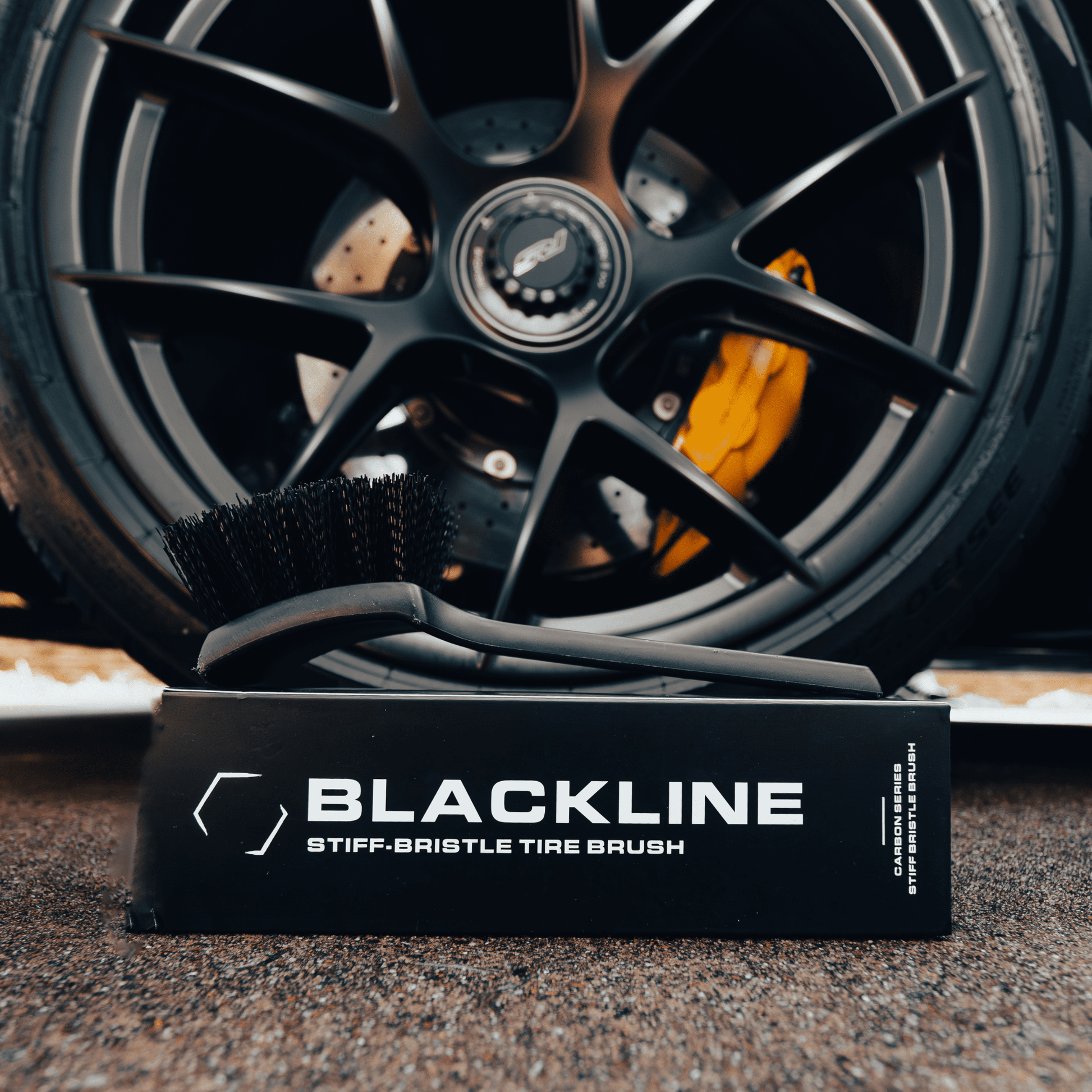 BLACKLINE® STIFF BRISTLE TIRE BRUSH - Speedlogix