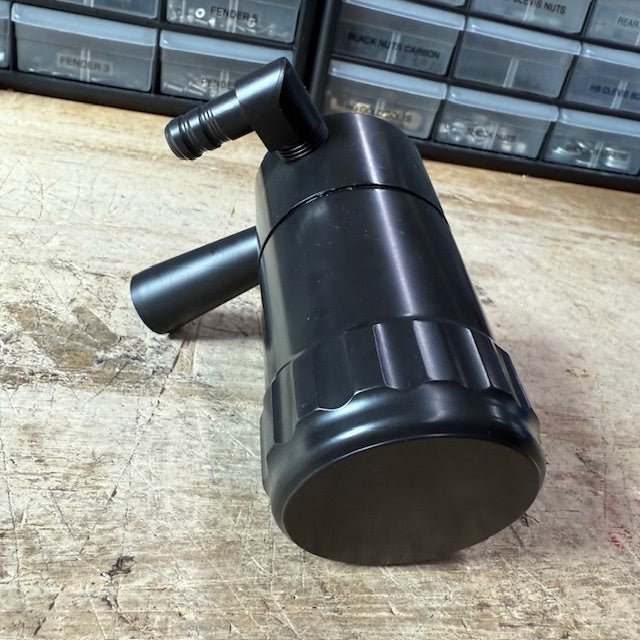 Blemished/Discounted Speedlogix Oil Catch Can 2005 - 2023 Challenger/Charger 5.7L - Speedlogix