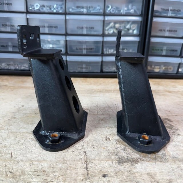 Blemished/Discounted Speedlogix Solid Motor Mounts 2005 - 2010 Challenger/Charger - Speedlogix