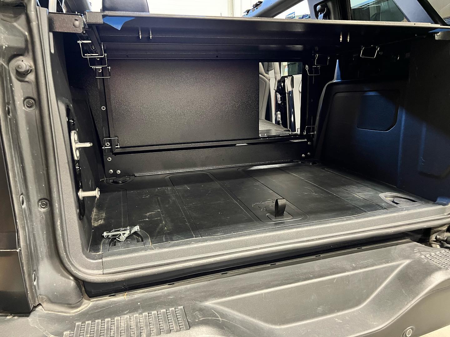 Bronco Slipstream Security Enclosure - Speedlogix