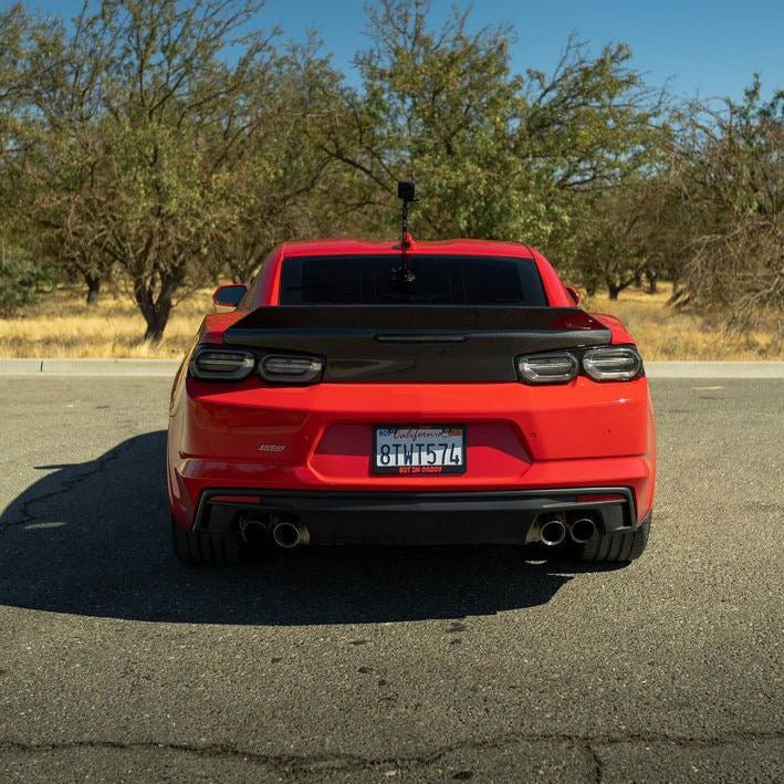 CAMARO 16 - 23 Carbon Fiber Trunk (With Ducktail Spoiler) - Speedlogix