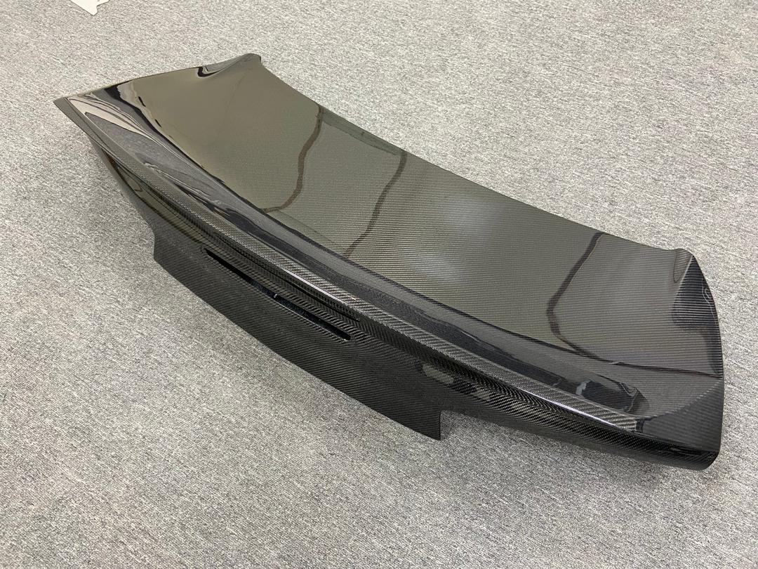 CAMARO 16 - 23 Carbon Fiber Trunk (With Ducktail Spoiler) - Speedlogix
