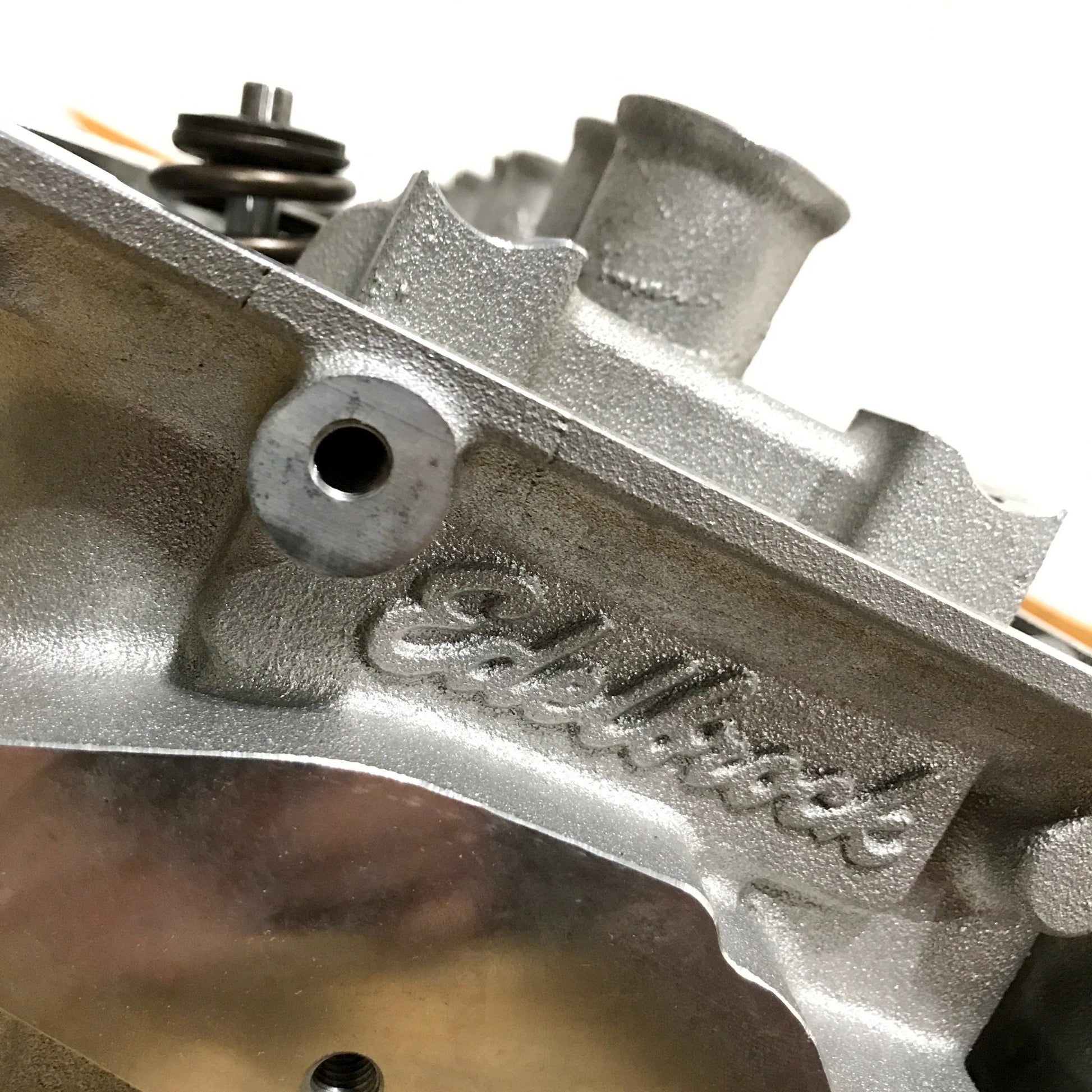 Edelbrock 73cc Performer RPM Cylinder Head 2006 - 2023 Challenger/Charger 6.1L/392/6.2L - Speedlogix