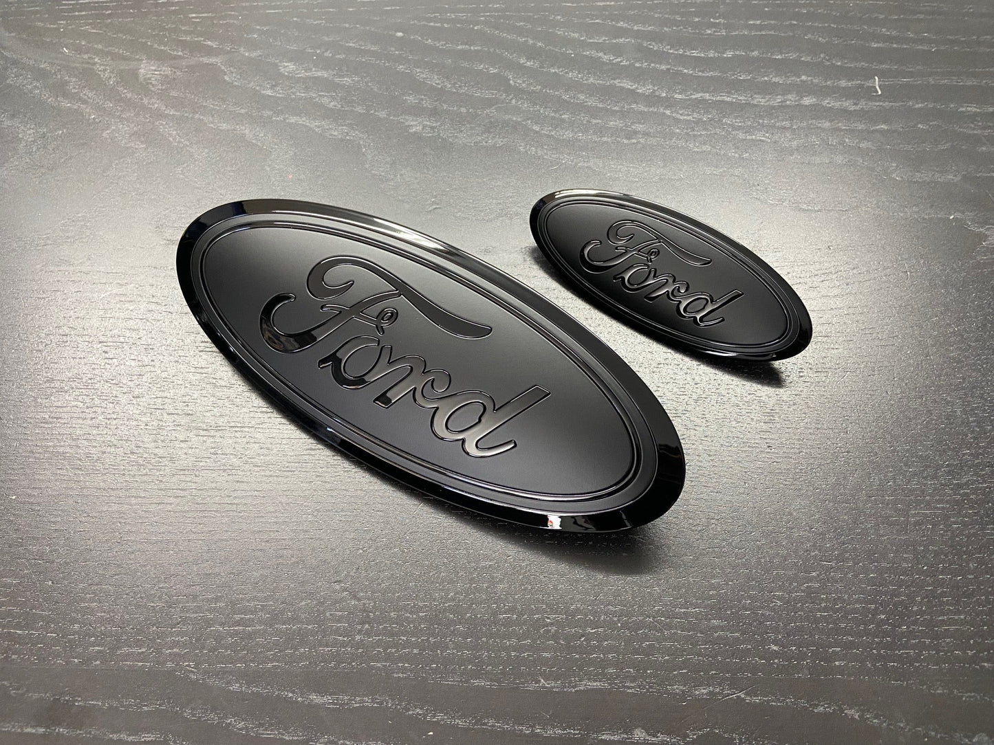 Explorer Gloss & Flat black Emblem set 2024 - 2026 - Speedlogix