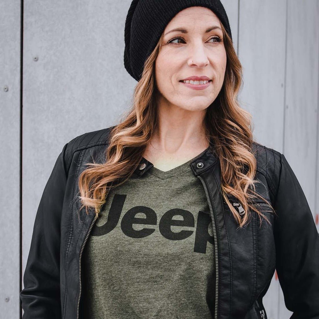 Ladies Jeep® Text V - neck - Military Green - Speedlogix