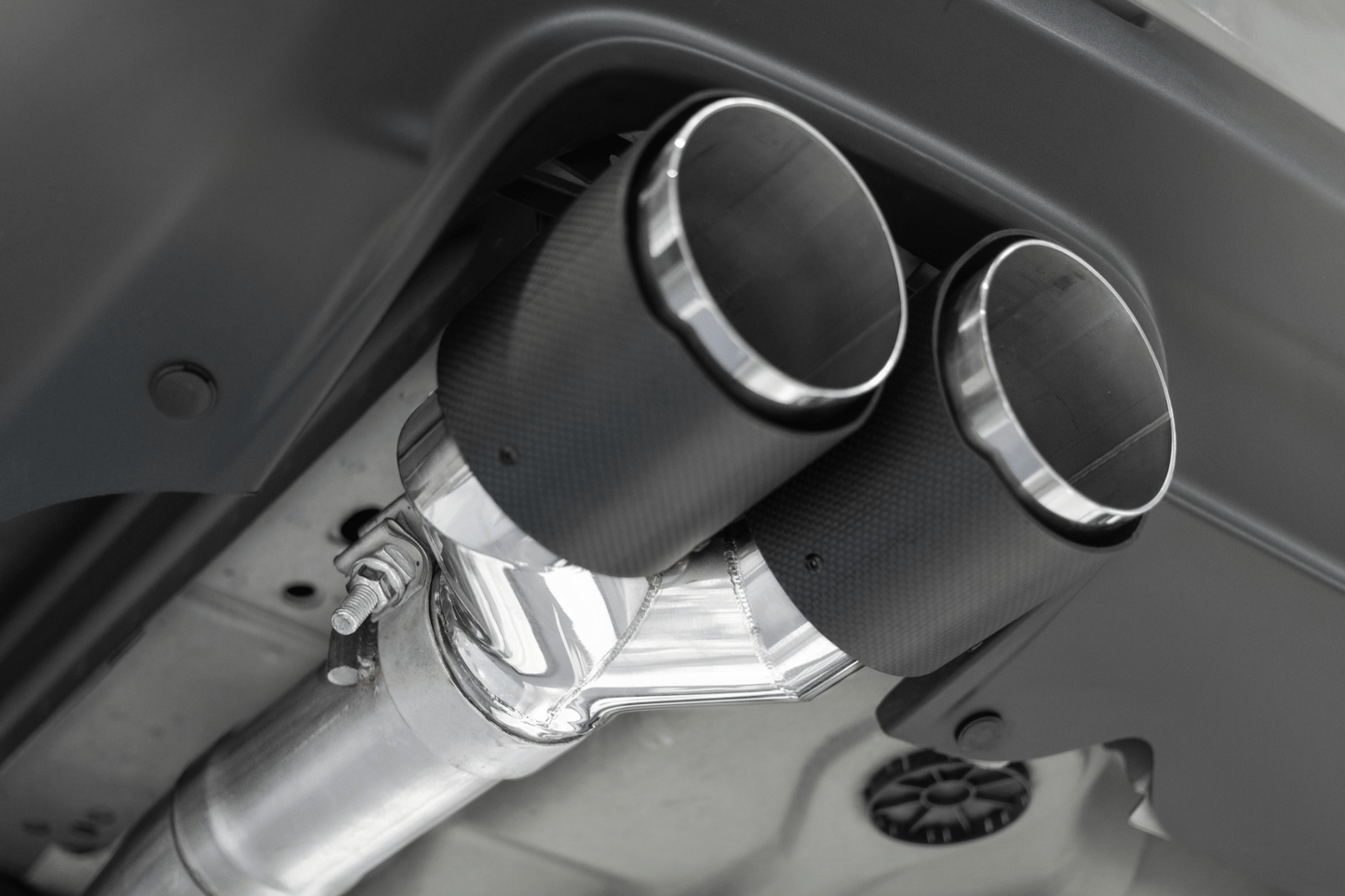 MBRP 3" Armor Pro Race Cat - Back Exhaust, Carbon Tips 2015 - 2023 Challenger 5.7L/6.2L/392/6.4L - Speedlogix