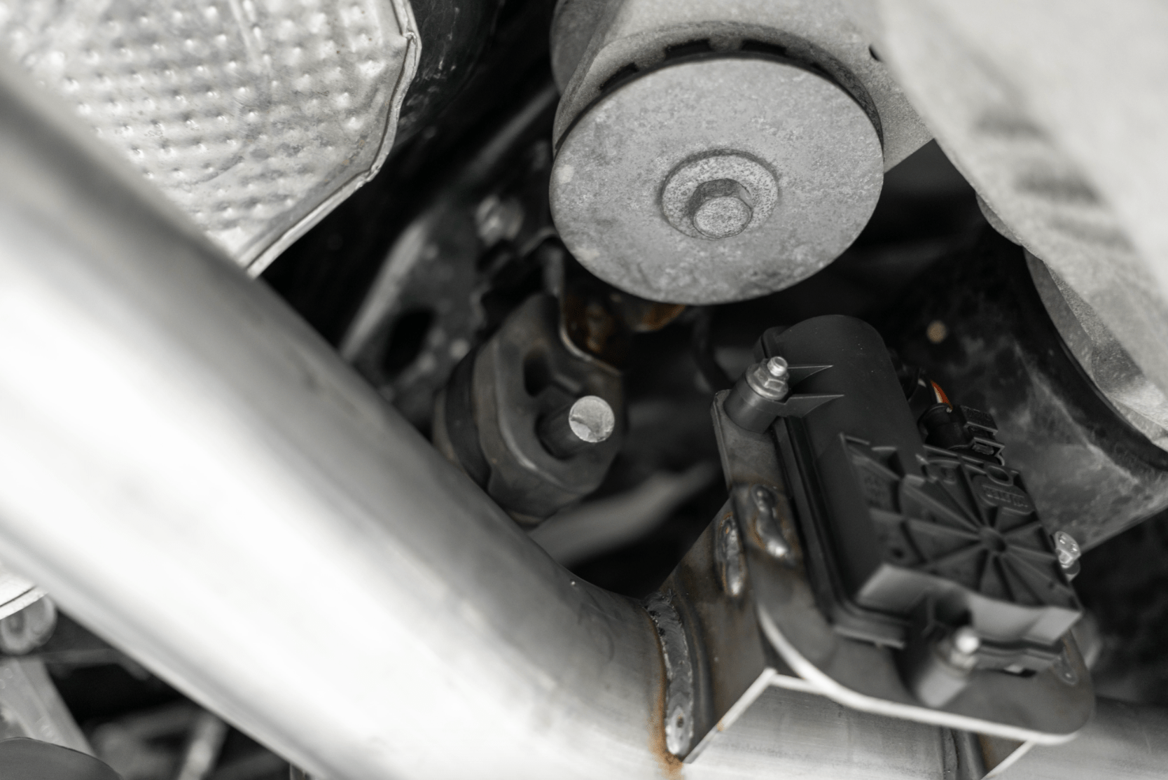 MBRP 3" Armor Pro Race Cat - Back Exhaust, Carbon Tips 2015 - 2023 Challenger 5.7L/6.2L/392/6.4L - Speedlogix