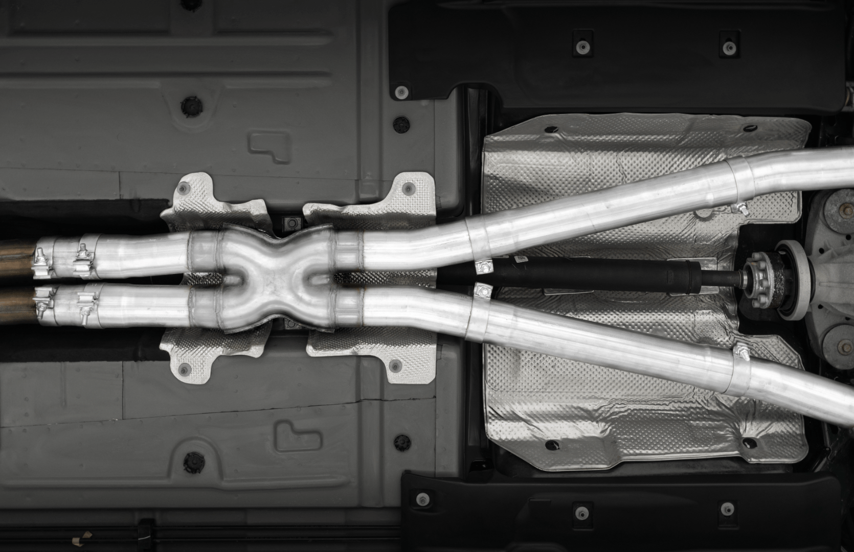 MBRP 3" Armor Pro Race Cat - Back Exhaust, Carbon Tips 2015 - 2023 Challenger 5.7L/6.2L/392/6.4L - Speedlogix