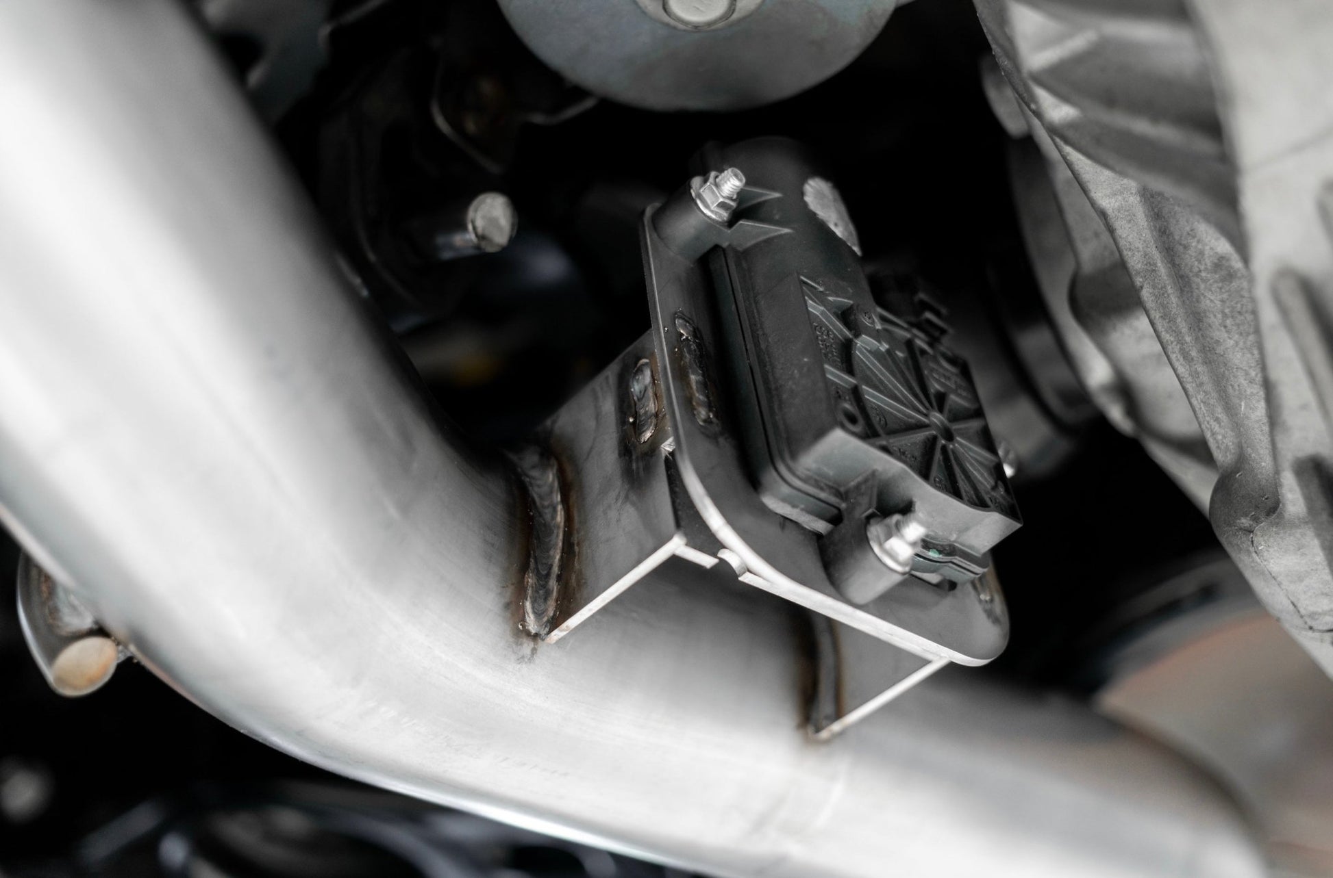 MBRP 3" Armor Pro Race Cat - Back Exhaust, Carbon Tips 2015 - 2023 Charger 5.7L/6.2L/392/6.4L - Speedlogix