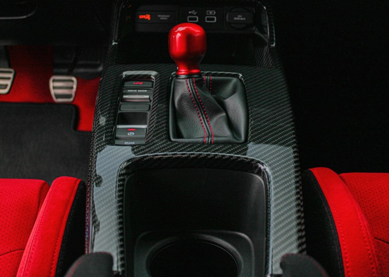 OLM LE Carbon Fiber Shift Panel Cover - 2023+ Honda Civic FL5 Type R - Speedlogix