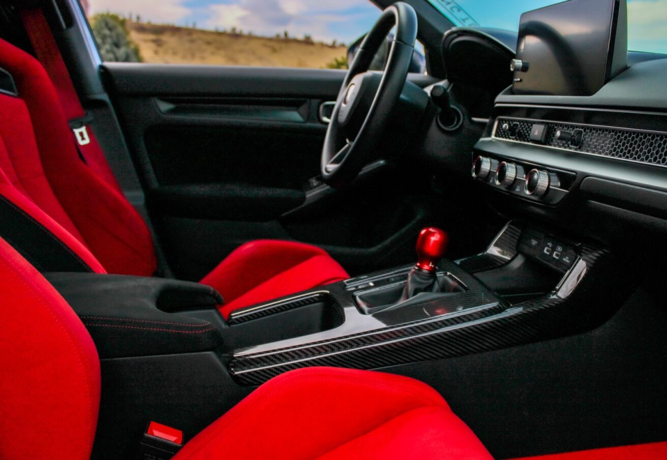 OLM LE Carbon Fiber Shift Panel Side Covers (3pc) - 2023+ Honda Civic FL5 Type R - Speedlogix