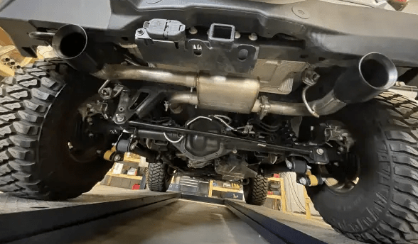 QTP Screamer Axle - Back, Black Tips 2021 - 2023 Bronco 2.3L/2.7L - Speedlogix