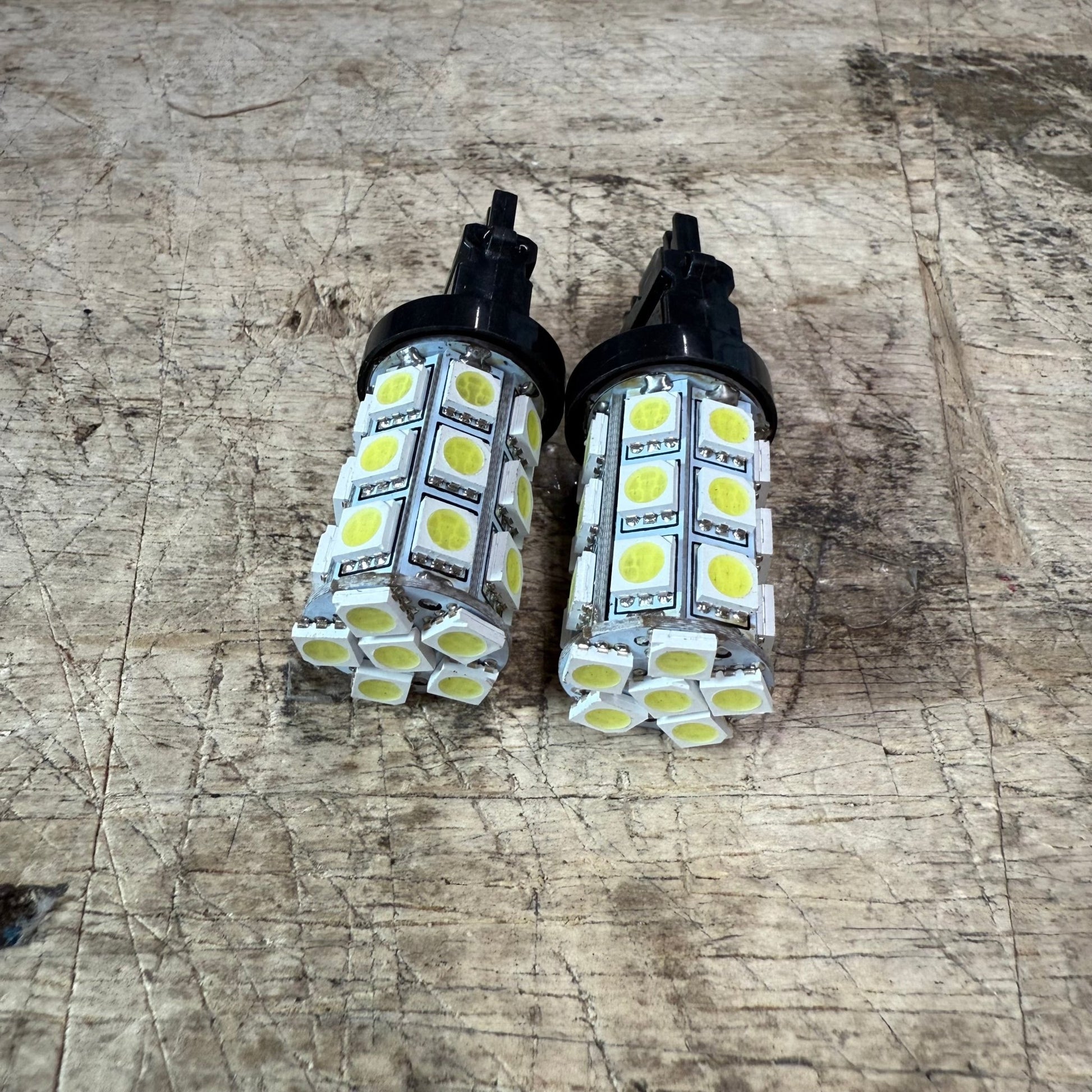 Radius LED Front Turn Signal 2008 - 2014 Challenger - Speedlogix