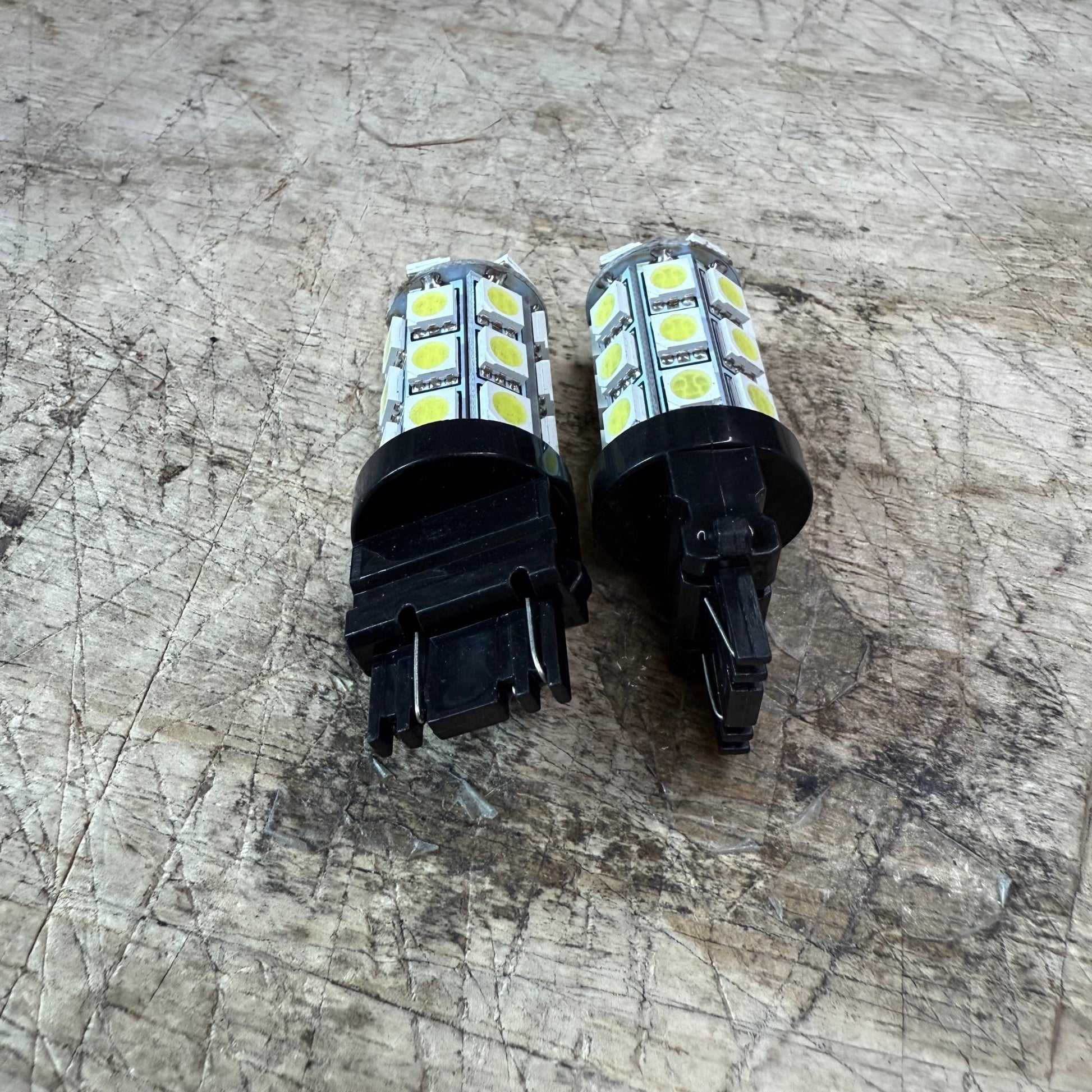 Radius LED Front Turn Signal 2008 - 2014 Challenger - Speedlogix