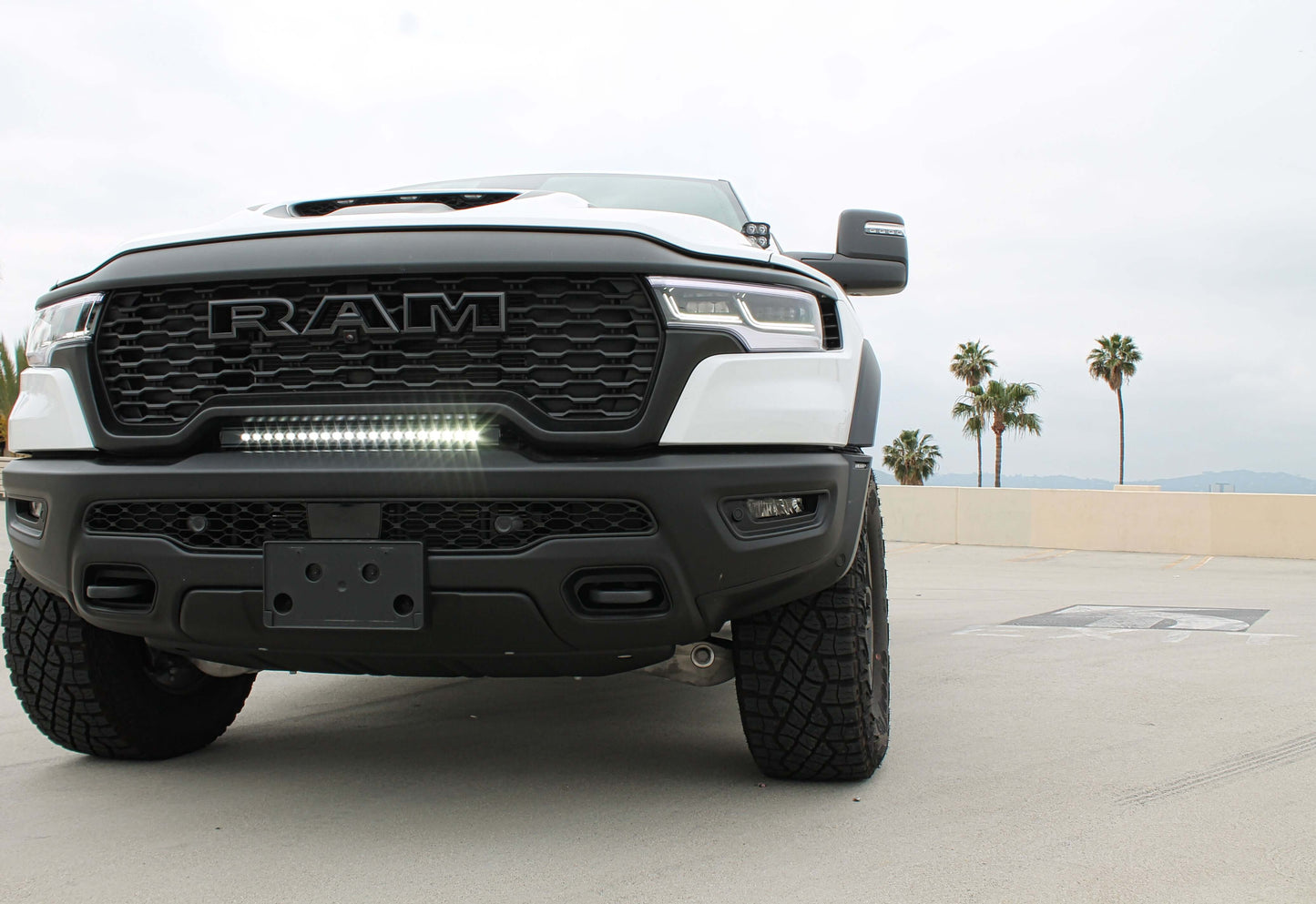 RAM RHO lightbar 2025+ 23in Slim