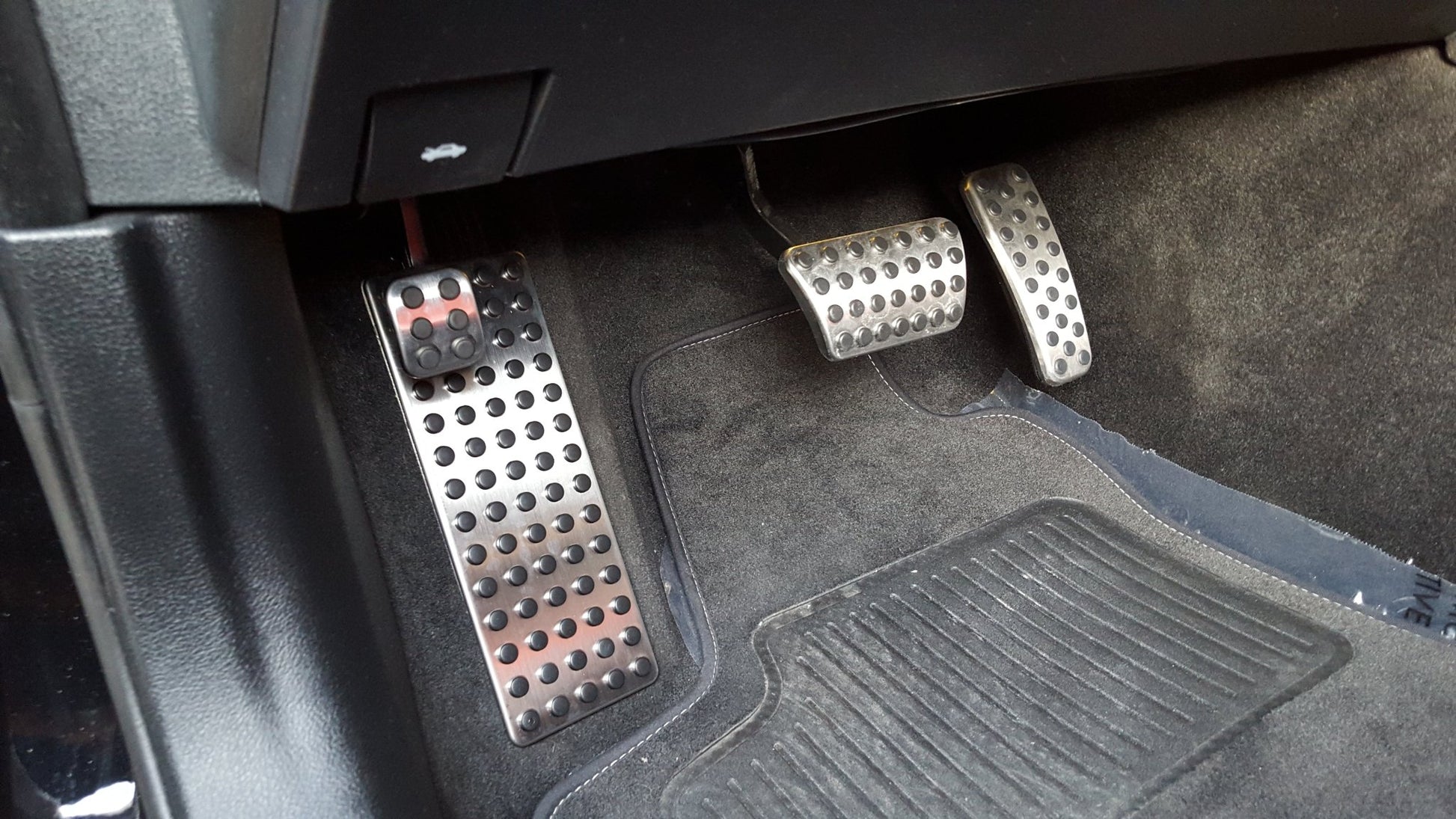 dodge challenger pedals Speedlogix Footrest / Dead Pedal 2005-2023 Charger