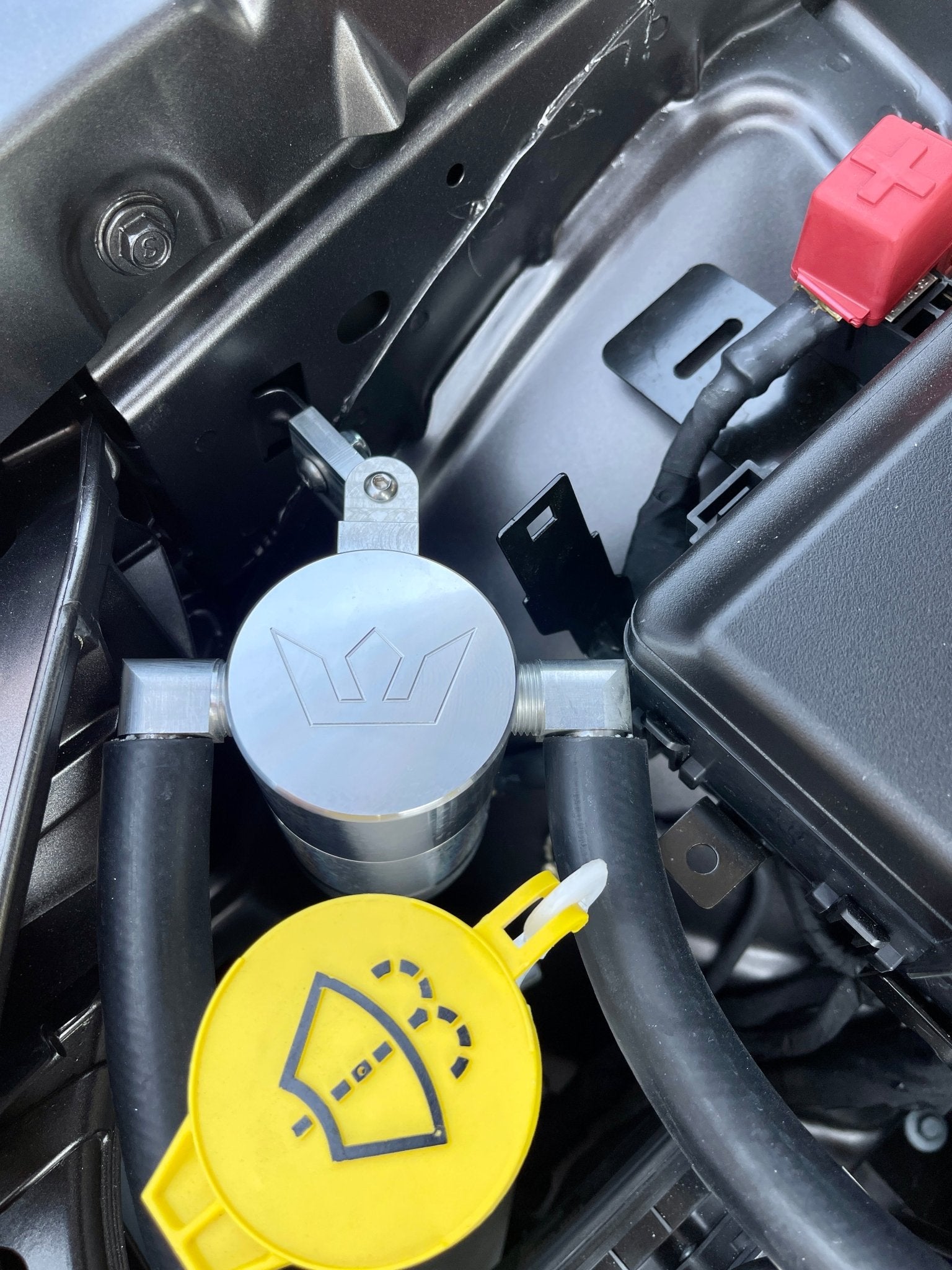 Speedlogix Oil Catch Can w/ Fender Mount 2005 - 2023 Challenger/Charger - Speedlogix