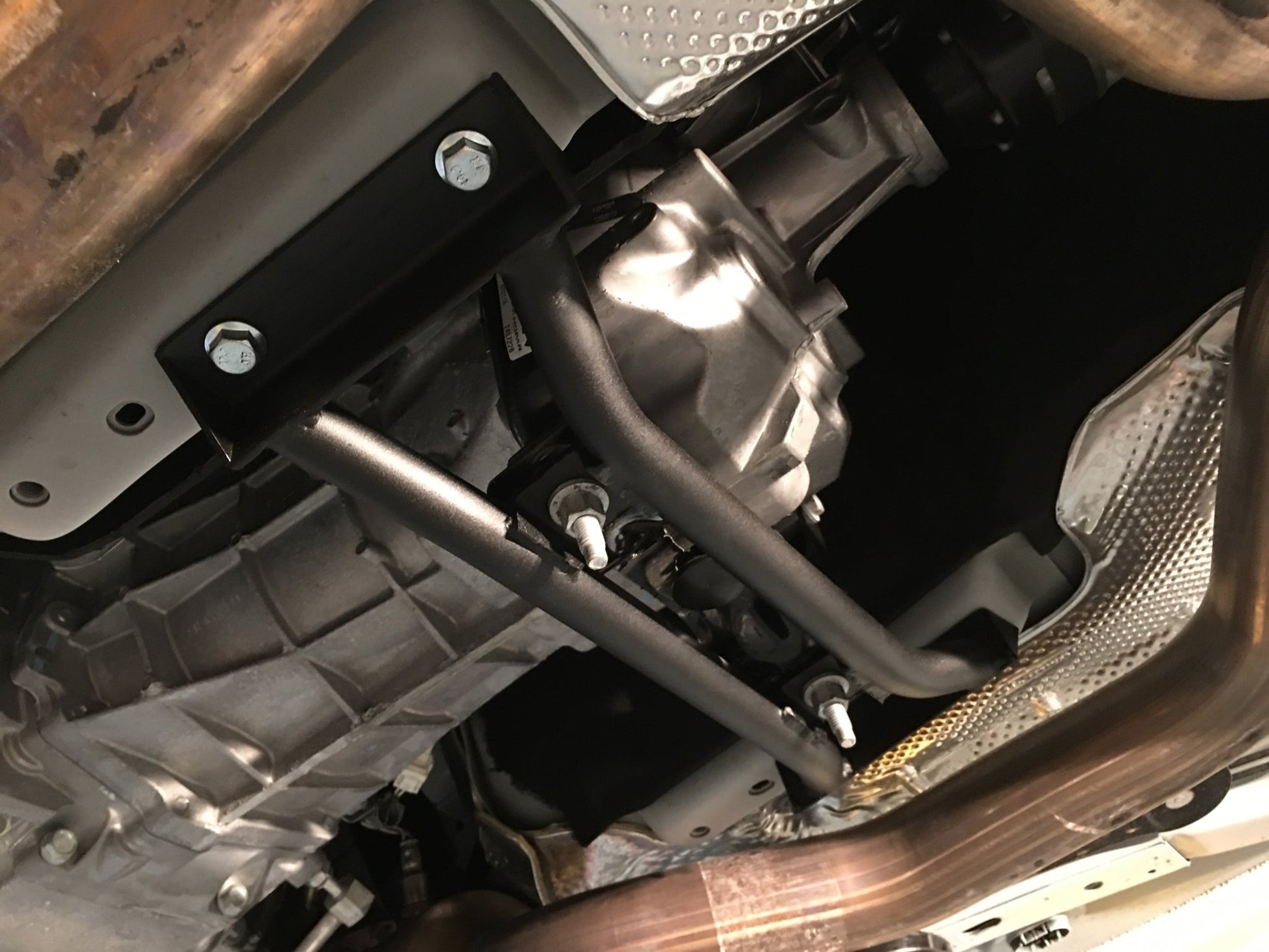 Speedlogix Transmission Brace 2009 - 2023 Challenger (6 - Speed) - Speedlogix