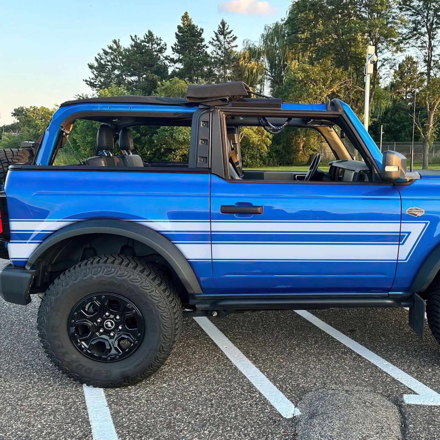 Stripes Graphic Decal for Ford Bronco. 7029 - Speedlogix