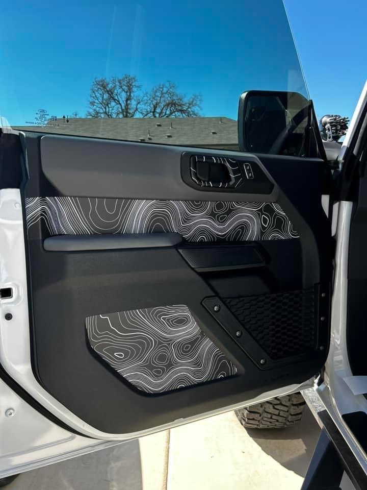 Topo Interior Door Handle Overlays - 2021+ Bronco - Speedlogix