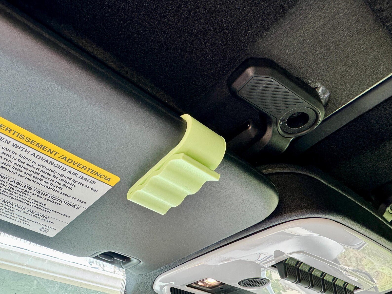 Visor Clip Sunglasses Holder, Universal Fit - Speedlogix