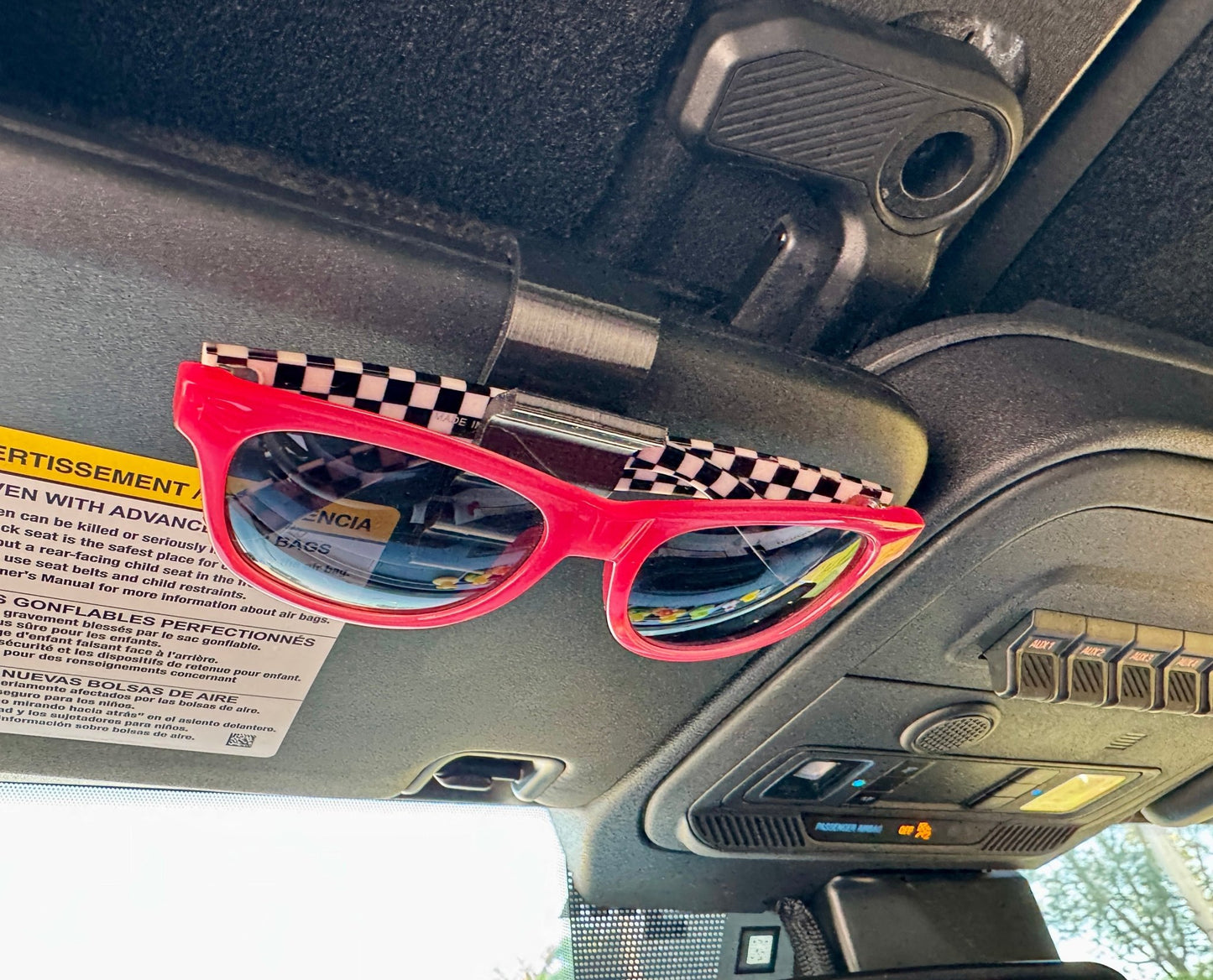 Visor Clip Sunglasses Holder, Universal Fit - Speedlogix
