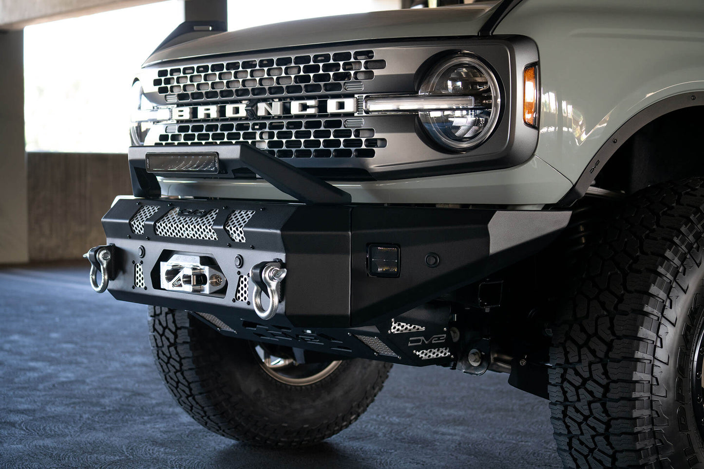DV8 Offroad Bull Bar w/ LED Light Bar Mount for MTO Front Bumper 2021 - 2023 Bronco - Speedlogix