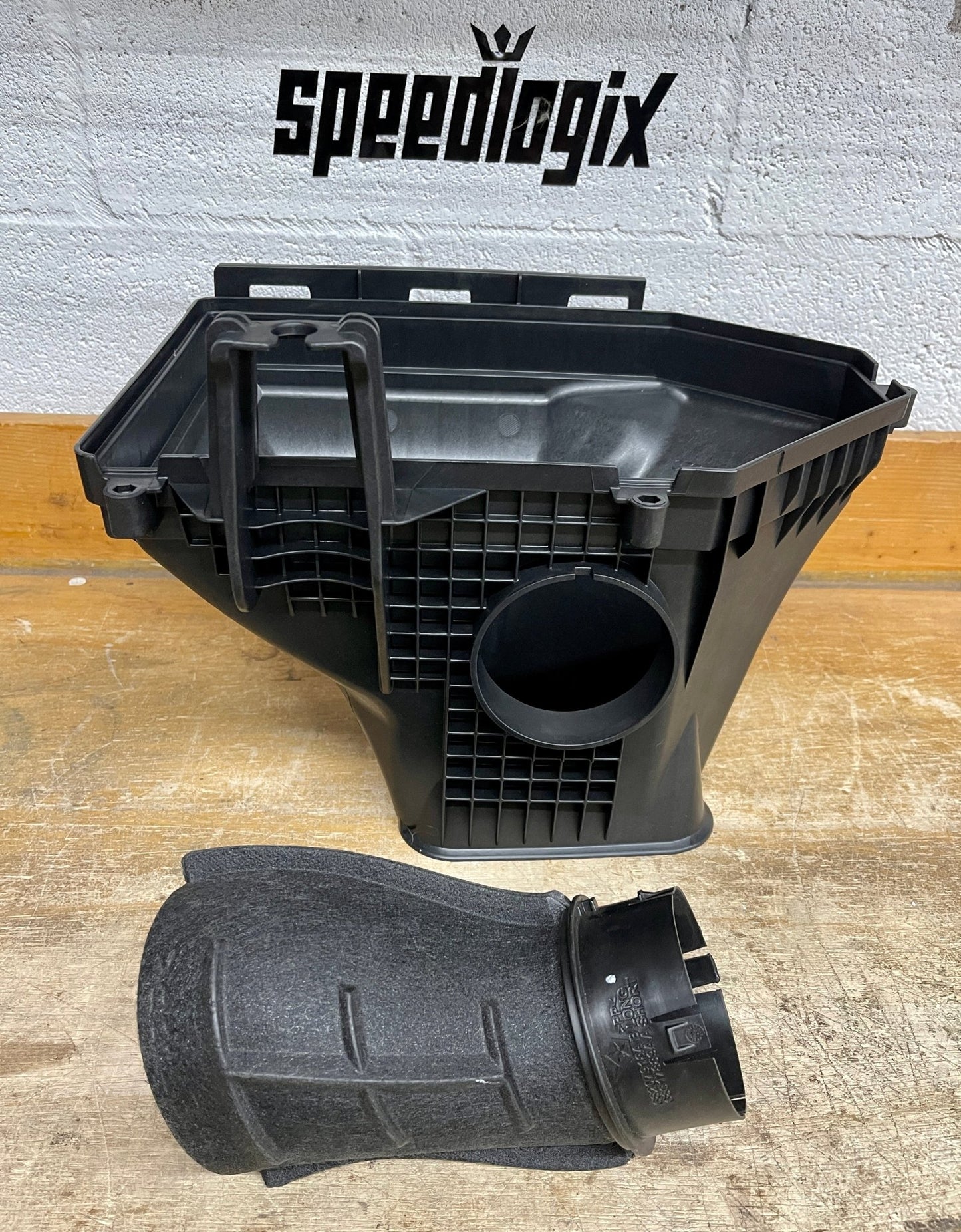 Hellcat Airbox Kit w/ Inlet Tube, Filter 2015 - 2023 Challenger - Speedlogix