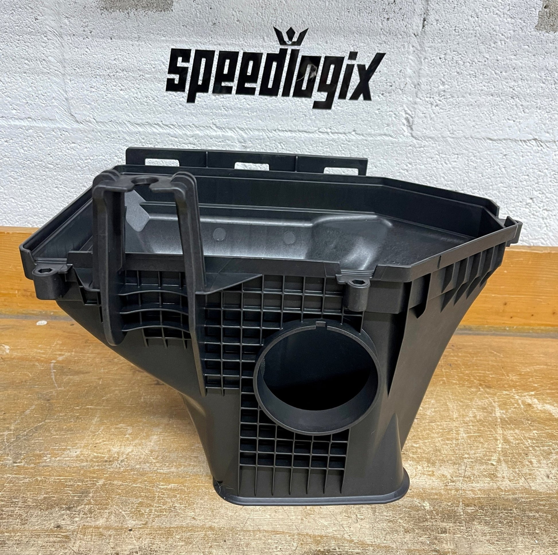 Hellcat Airbox Kit w/ Inlet Tube, Filter 2015 - 2023 Challenger - Speedlogix
