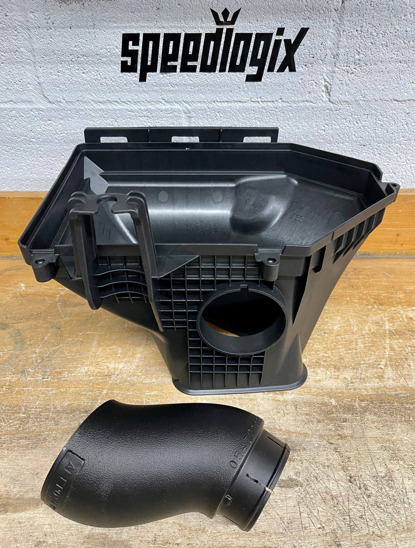 Hellcat Airbox Kit w/ Inlet Tube, Filter 2015 - 2023 Challenger - Speedlogix