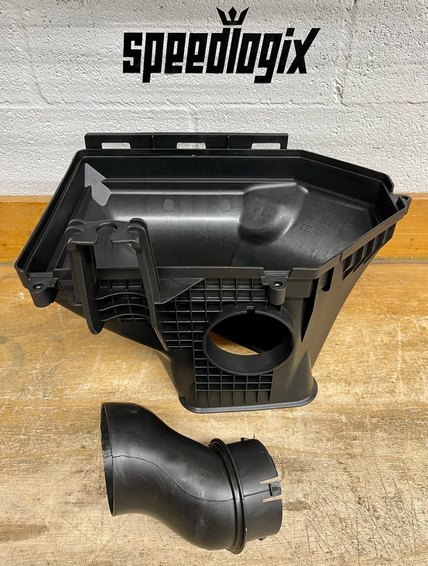 Hellcat Airbox Kit w/ Inlet Tube, Filter 2015 - 2023 Challenger - Speedlogix